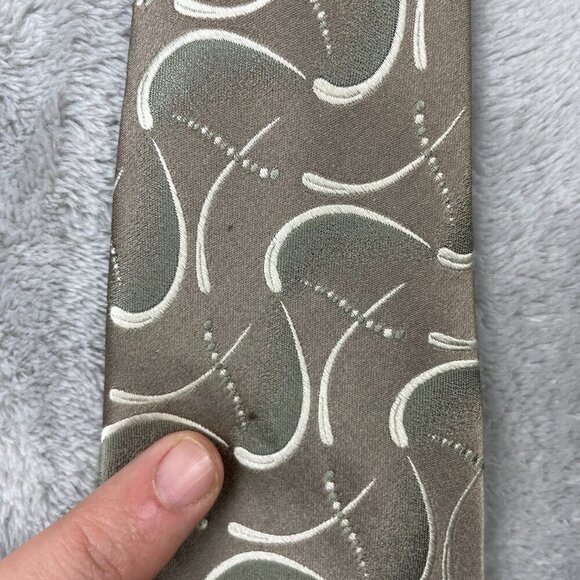 Pierre Cardin Men's Classic 100% Silk Neck Tie - Picture 2 of 7